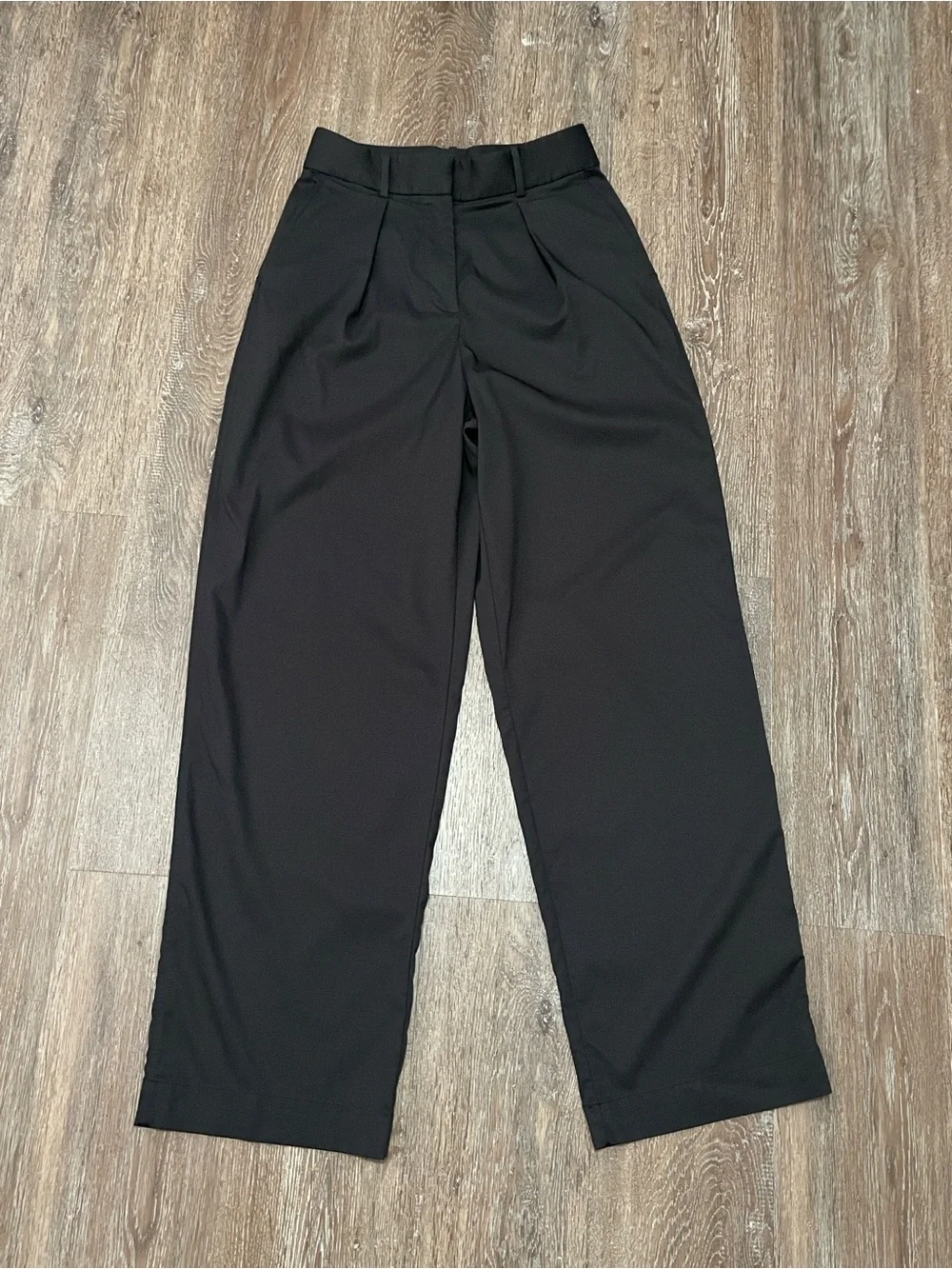 NWT/Like New Lululemon Casual Set. Size Top S / Bottom 4